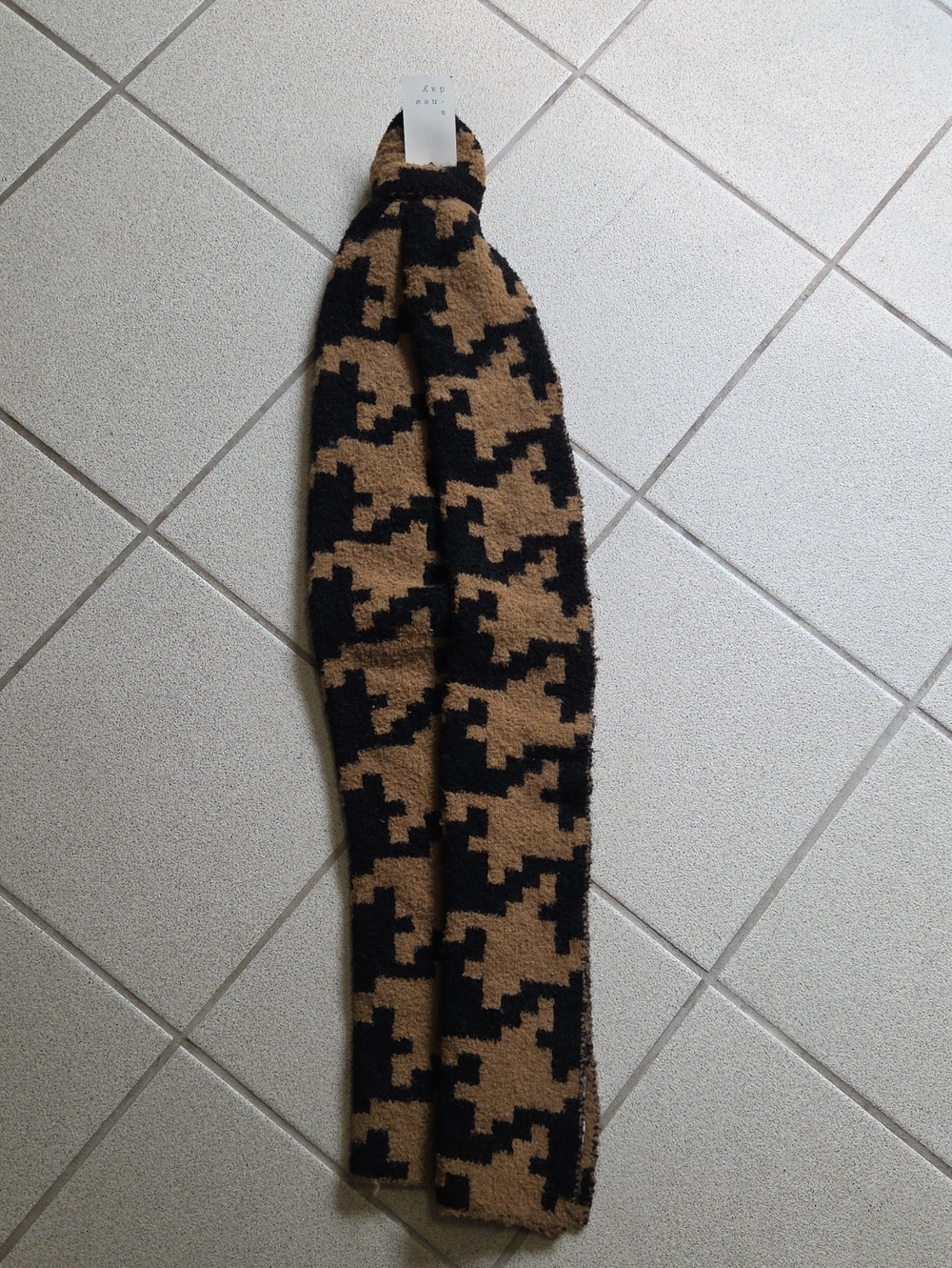 Target Men's Black and Brown Houndstooth Knit Scarf